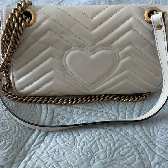 Gucci GG Marmont Small Chain Shoulder Bag Leather Chevron Logo Luxe Neutral Soft - Picture 4 of 15